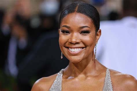 Gabrielle Union has talked a lot about prioritizing herself and her wellness this summer.And now, the 49-year-old is here with a naked pic and a vital, incredible message about self-love. In the pic, the Bring It On alum can be seen perched in a chair while totally naked, with her arms and legs strategically placed to cover up certain areas. Her arms, legs—everything—are glowing and super ...